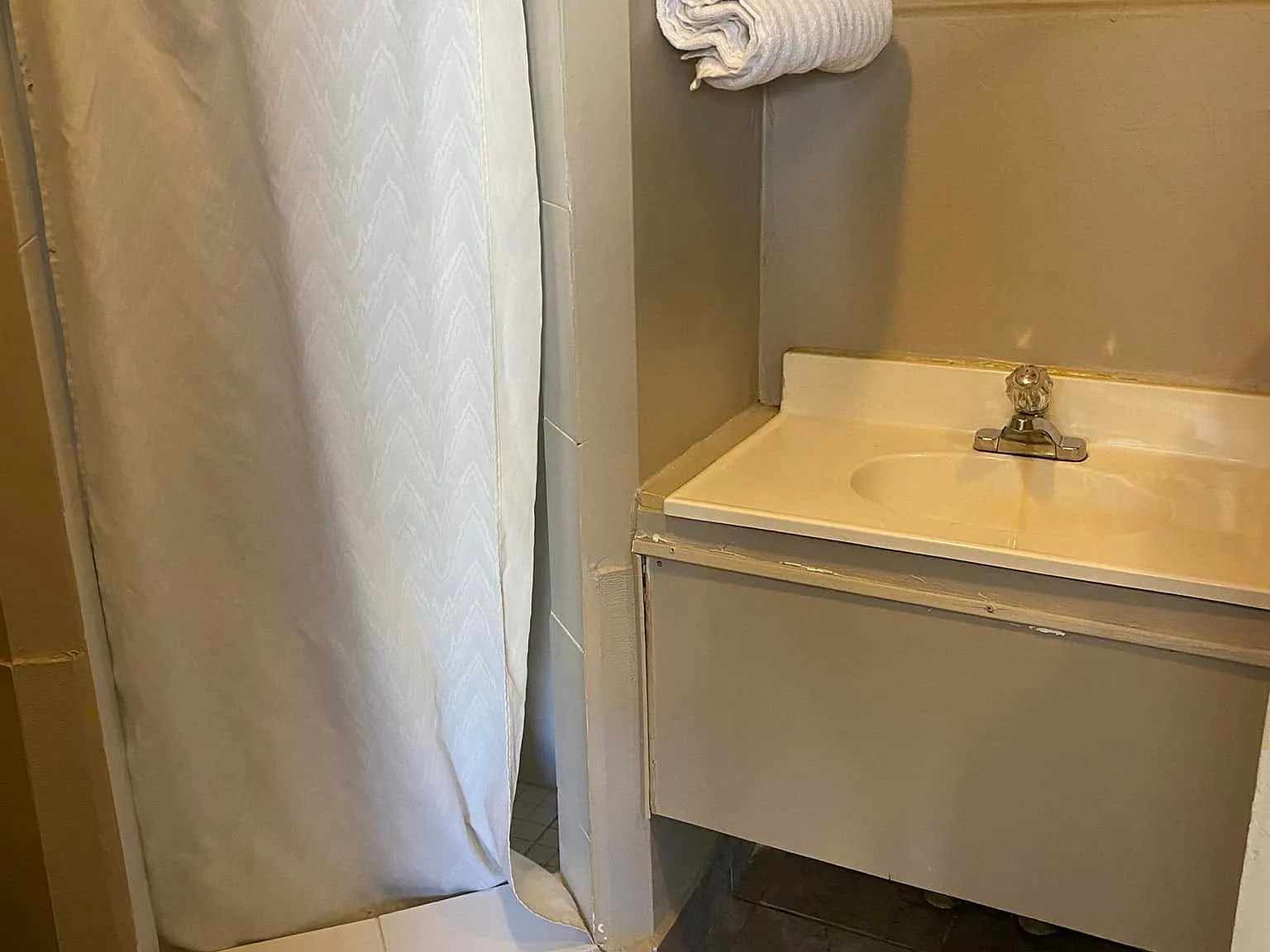Studio, 500 sqft, $800 — Photo 3
