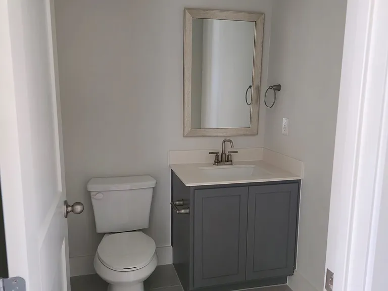 808 Meadowcrest Dr — Photo 12