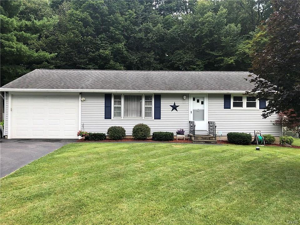 1st image of 121 Charles Dr