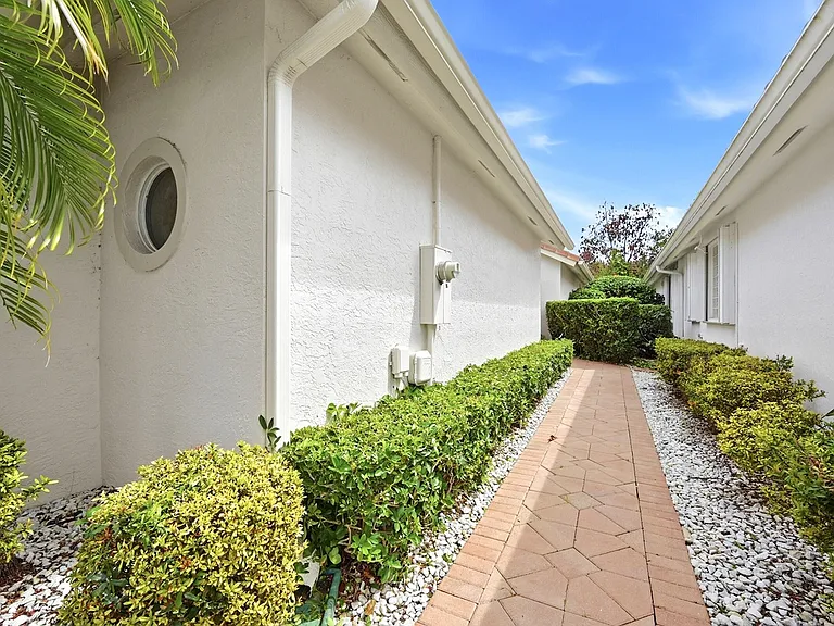 21676 Hammock Point Dr — Photo 4