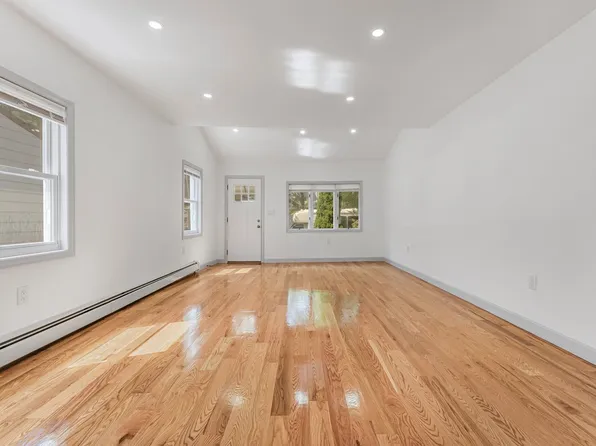 5206 Avenue M image 2 of 21