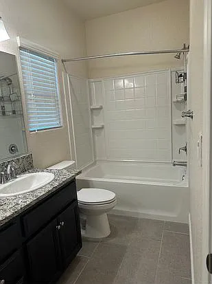 4 Bedroom 2 1/2 bath , built in 2028, close to UC Merced — Photo 3