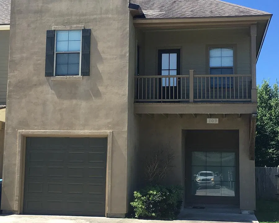109 Bandera Dr