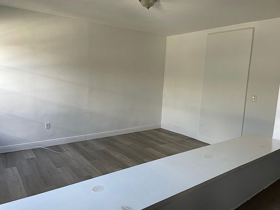 3rd image of 7149 Bay Dr APT 10