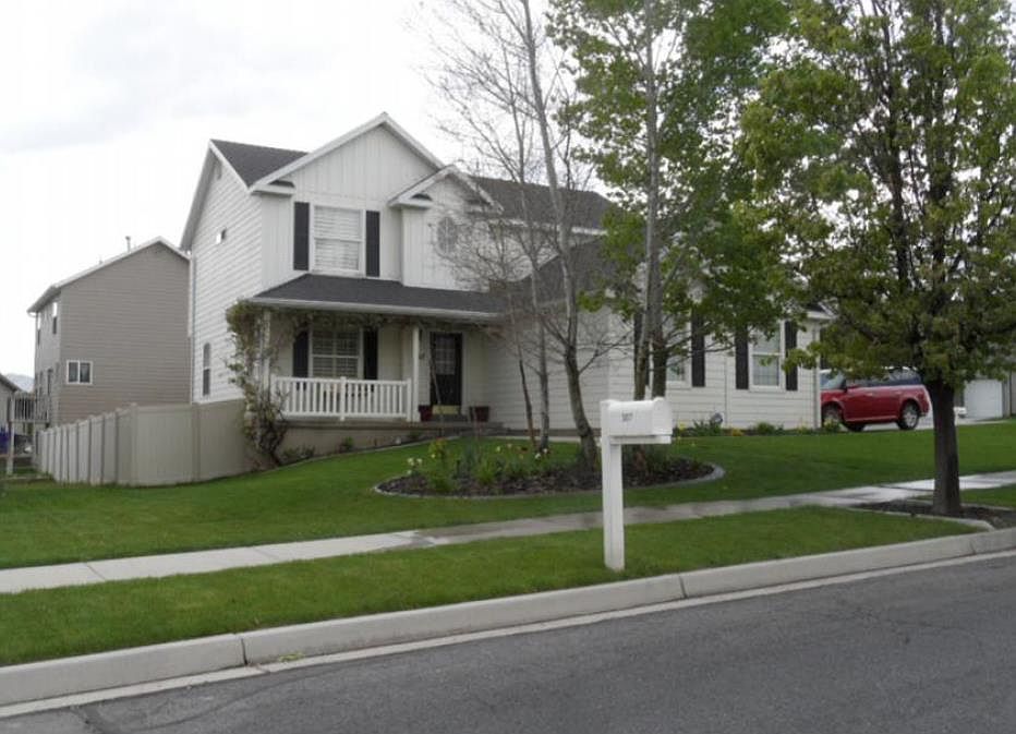 1st image of 307 W Vineyard Way