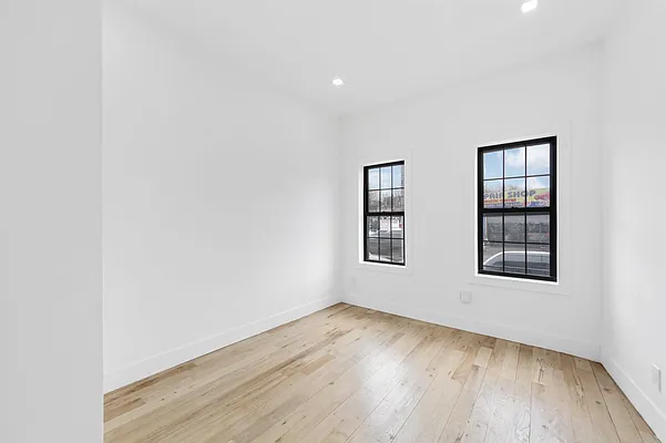 Rented by Blue Egg Realty Corp | media 32