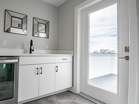 4th image of 405 N Oregon Ave #1