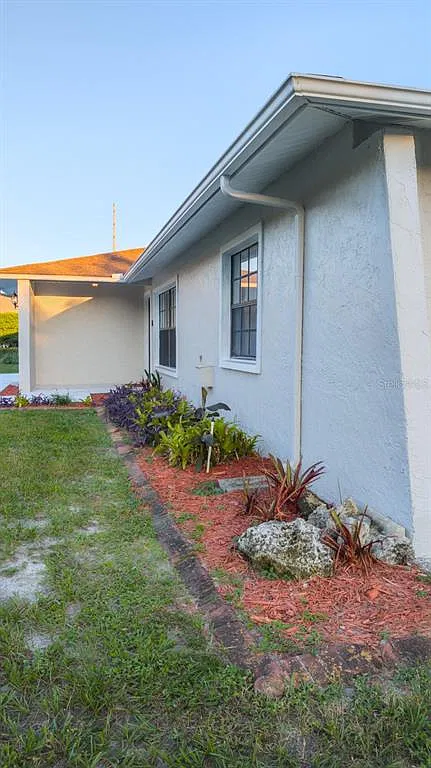 3 bed, 2.5 bath, 1626 sqft, $2,700 — Photo 4