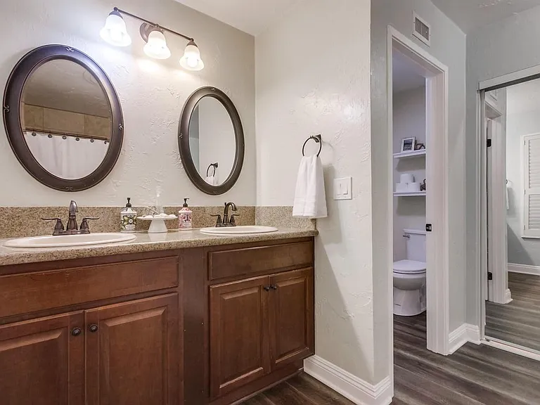 1566 La Vine Ln — Photo 15