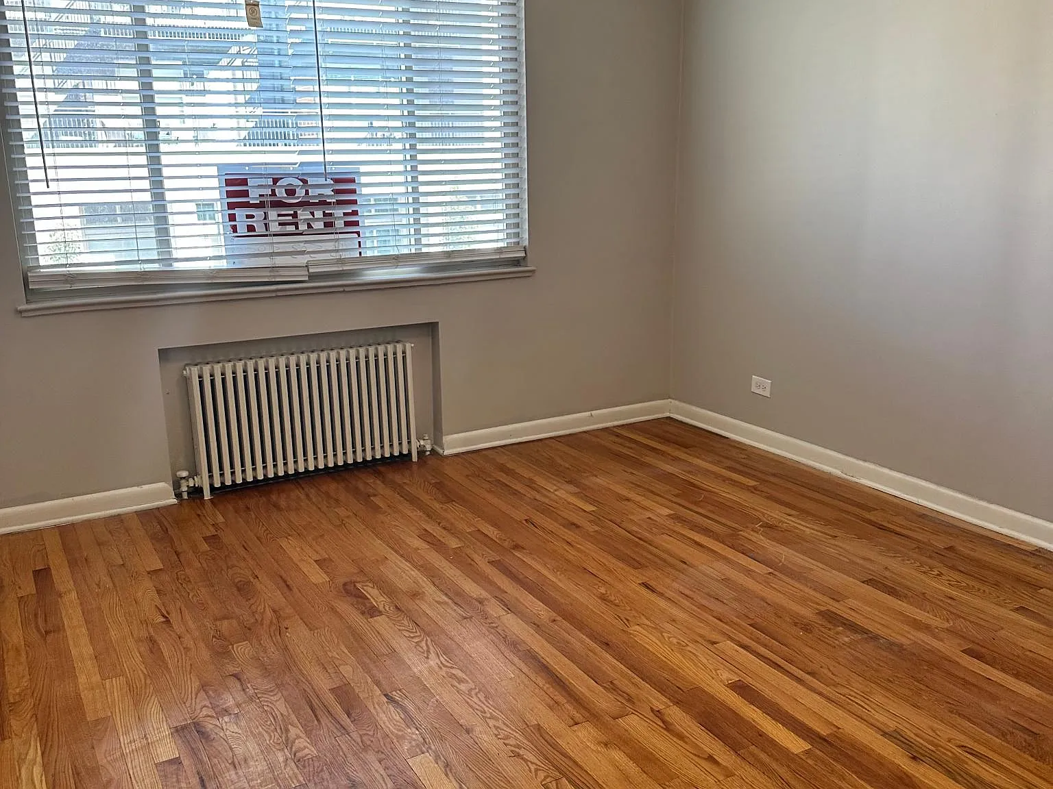2 bed, 935 sqft, $1,600 — Photo 3