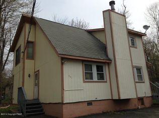 1704 Gordon Ln, Tobyhanna, PA 18466