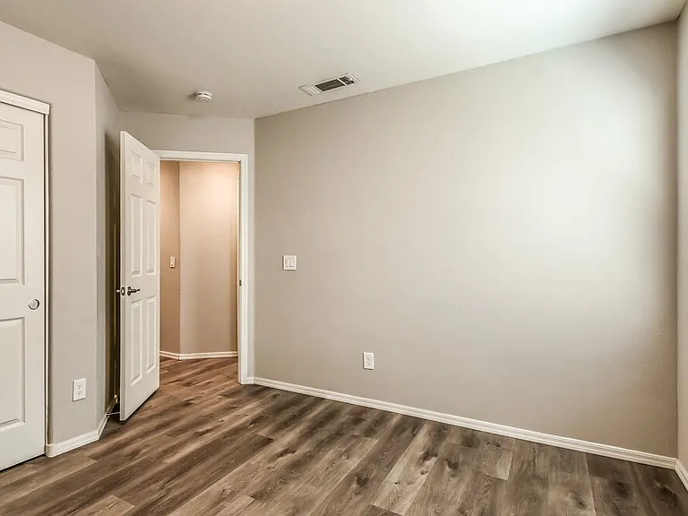4317 W Electra Ln — Photo 13