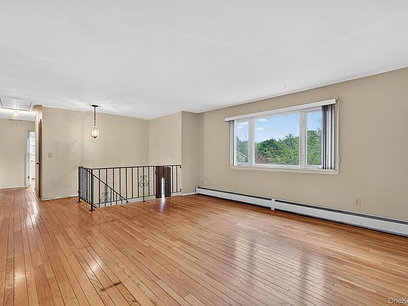 4th image of 126 Rolling Meadows Road