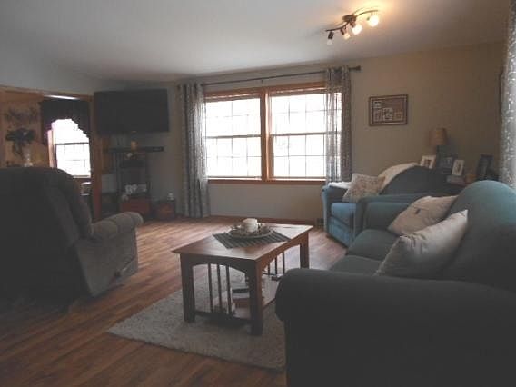 4th image of 33294 Ivy Ave