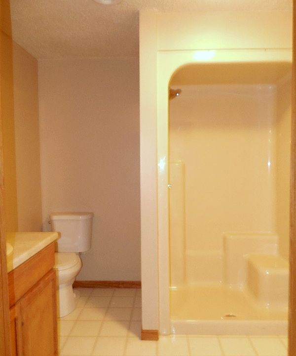 1st image of 1525 E Margaret St