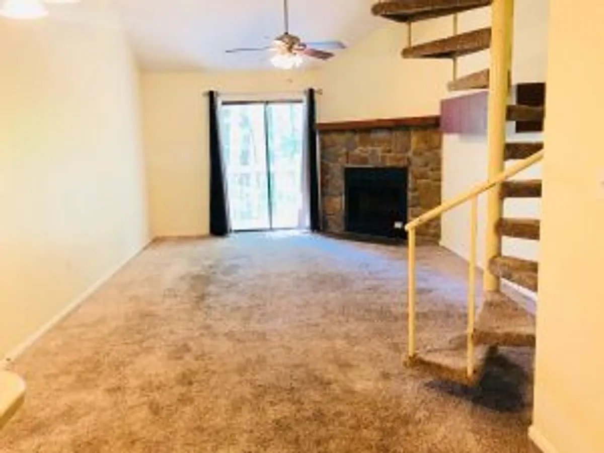 Photo 2 of 6 - 405 Harbison Blvd #123 - Columbia, SC Building Photo - 405 Harbison Blvd #123