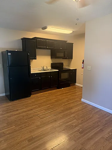 1056 N Main St #3 Photo 1