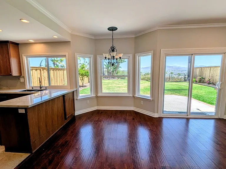 2327 Summerhill Dr — Photo 6