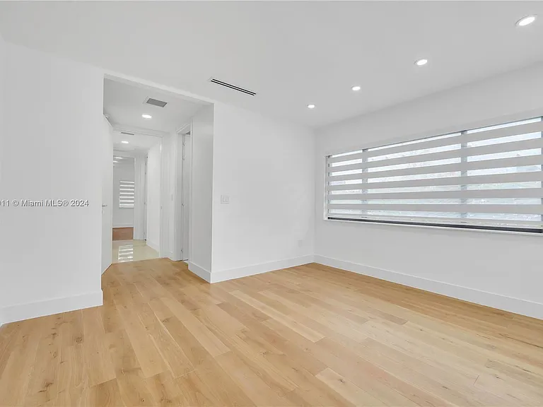 728 Majorca Ave — Photo 16