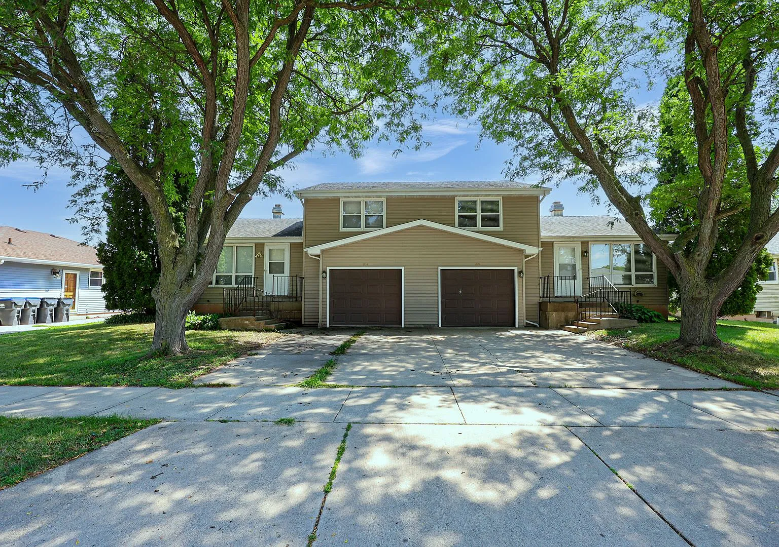 Nice 2 Bedroom Duplex — Photo 2