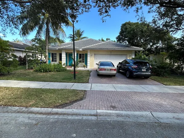 300 NW 17th Terrace, Pompano Beach, FL 33069