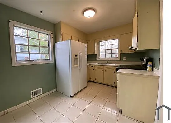 6031 Danbury Ct — Photo 13