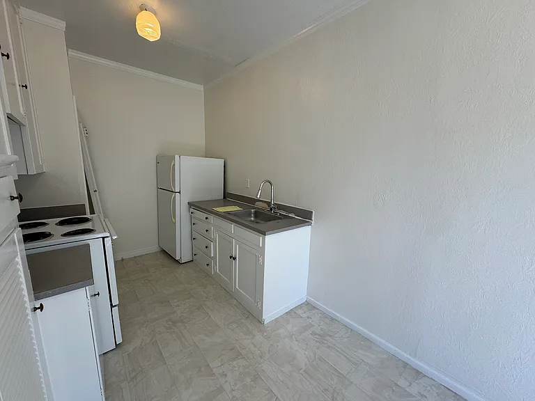 The Mediterranean Apartments — Photo 40