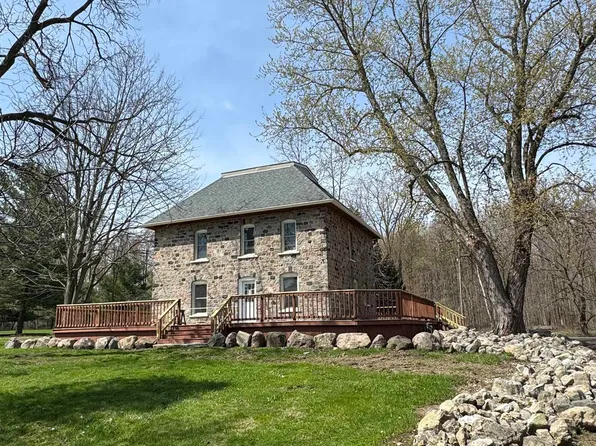 5660 Mill St, Peck, MI 48466