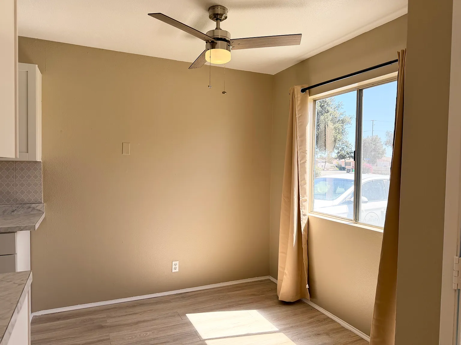2 bed, 827 sqft, $1,600 — Photo 4