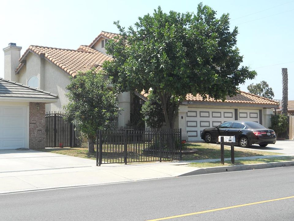 2nd image of 1527 Walnut Ave