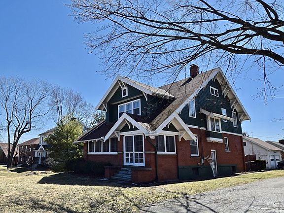 2nd image of 919 Mount Vernon Ave