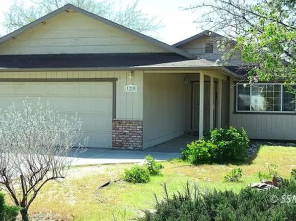 120 Lakeshore Dr, Wofford Heights, CA 93285