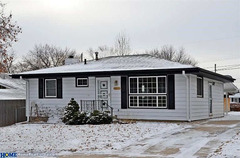 1st image of 137 W Dawes Ave
