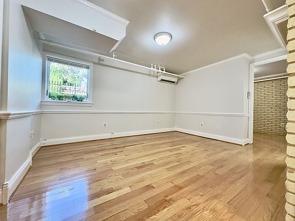 2nd image of 915 Church St #5