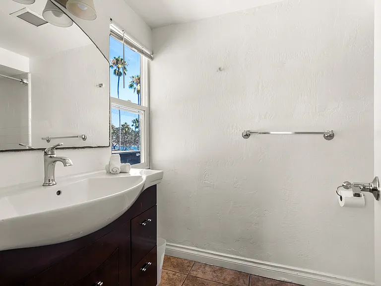 1295 Prospect St #C — Photo 11