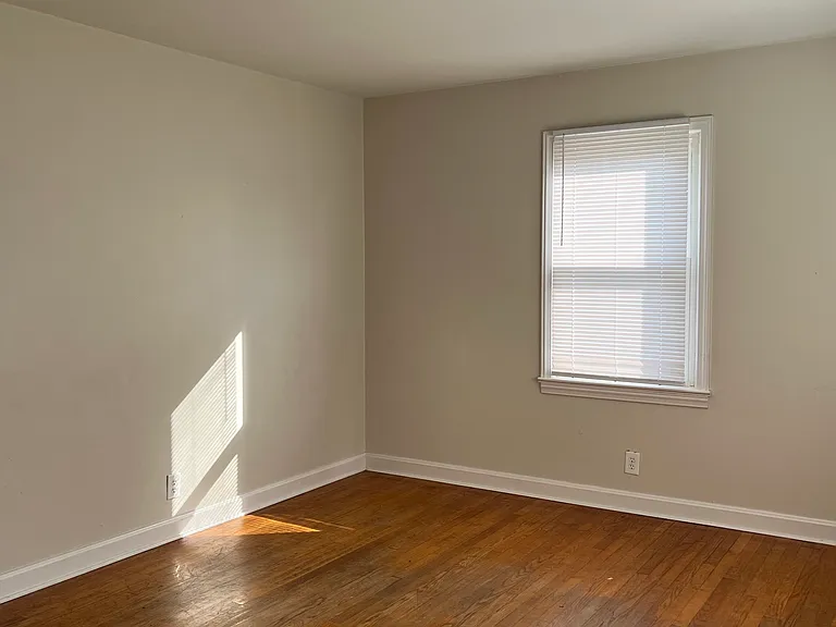 1311 E Holston Ave — Photo 4