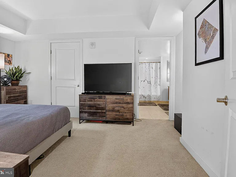 1025 1st St SE #701 — Photo 12