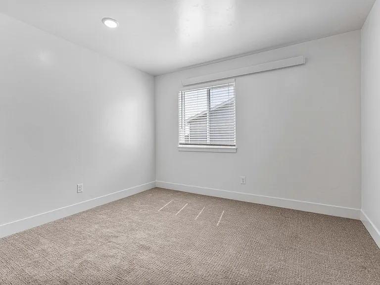 3 Bedroom 1.5 Bathroom — Photo 30