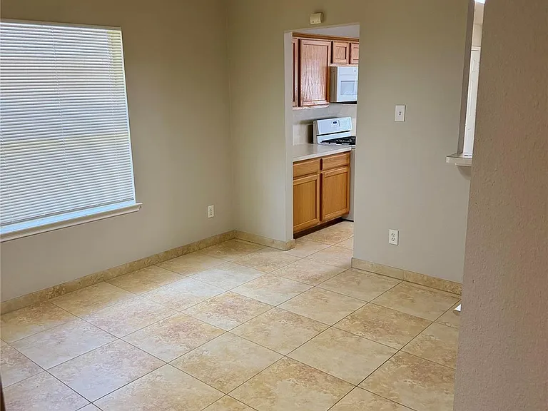 3715 Lindenfield Dr — Photo 9