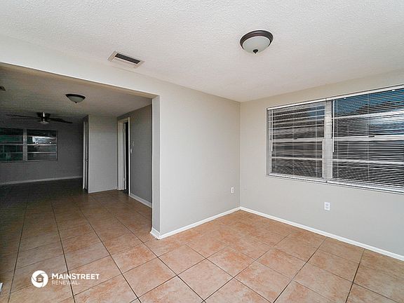 5th image of 3043 Bright Dr