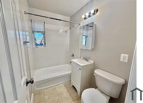 2 bed, $2,000 — Photo 2