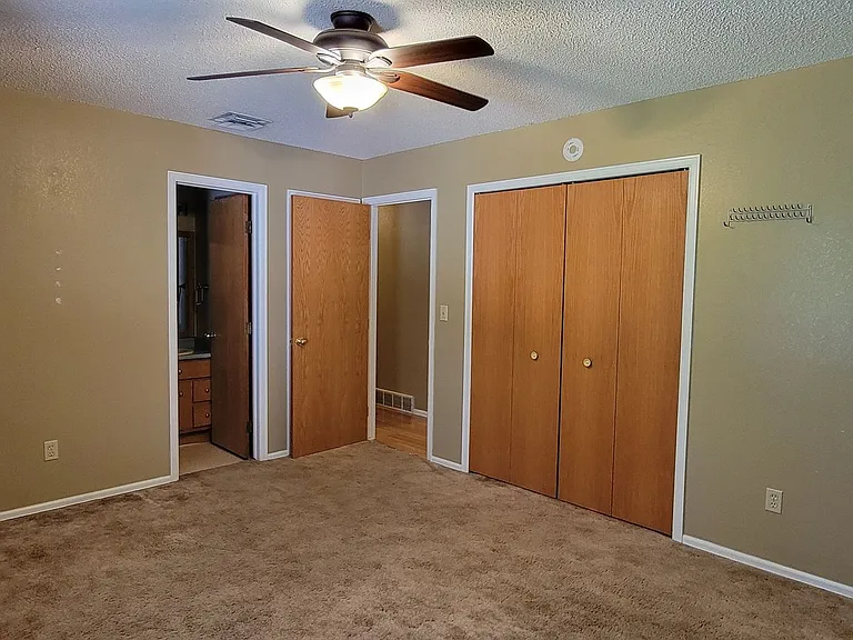 1003 Apple Ln — Photo 15