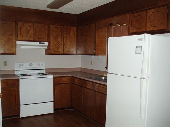 Kitchen, before new appliance were put in.