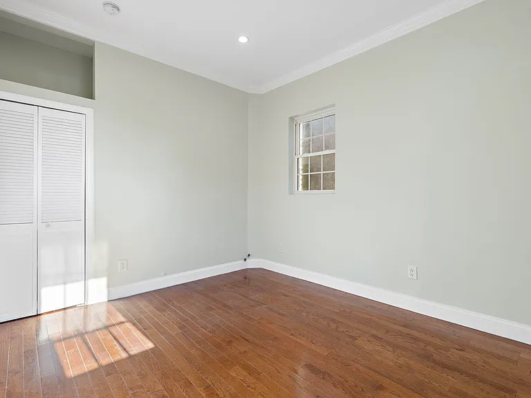 53 64th St #5 — Photo 9