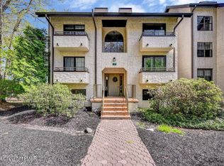 19 Midlake Building Dr #302, Lake Harmony, PA 18624