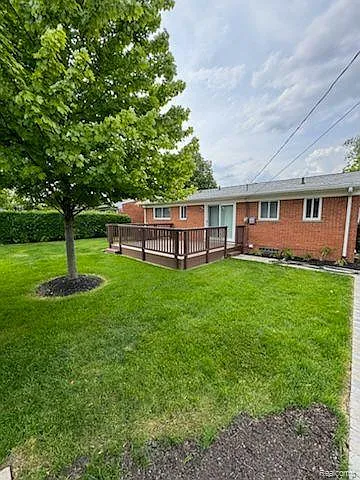 36411 Roycroft St — Photo 6