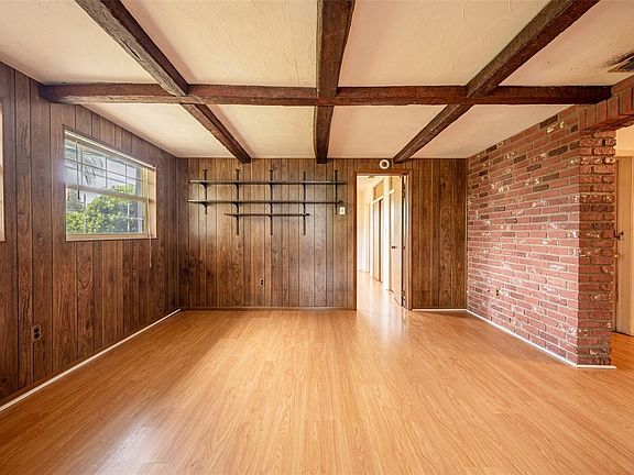 3rd image of 100 Pinewood Ave