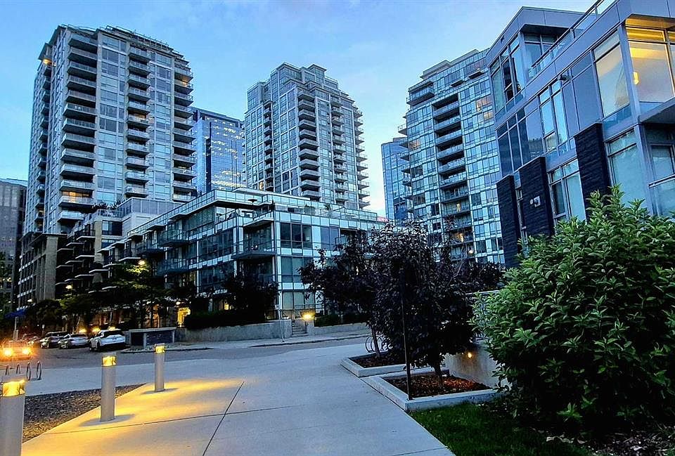 1st image of 51 NW Waterfront Mews SW #301