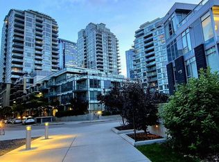 51 NW Waterfront Mews SW #301, Calgary, AB T2P0X3