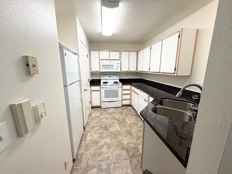 1308-1332 SW Cheltenham St #1308-7 — Photo 1